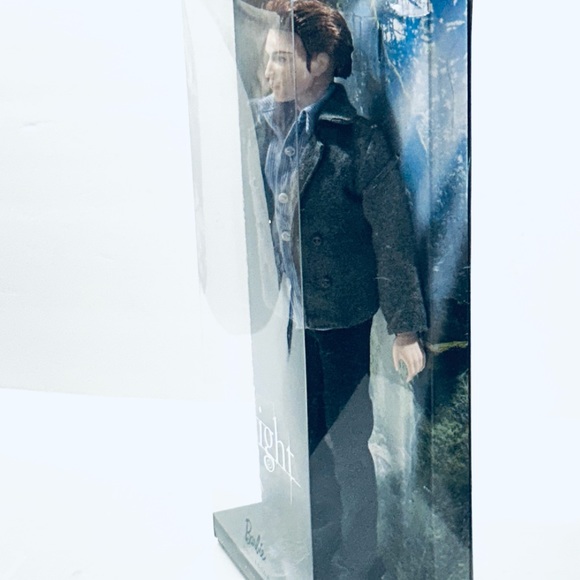 BARBIE Pink Label ~ Edward TWILIGHT Collectible Doll Mint in Box! - Picture 3 of 15